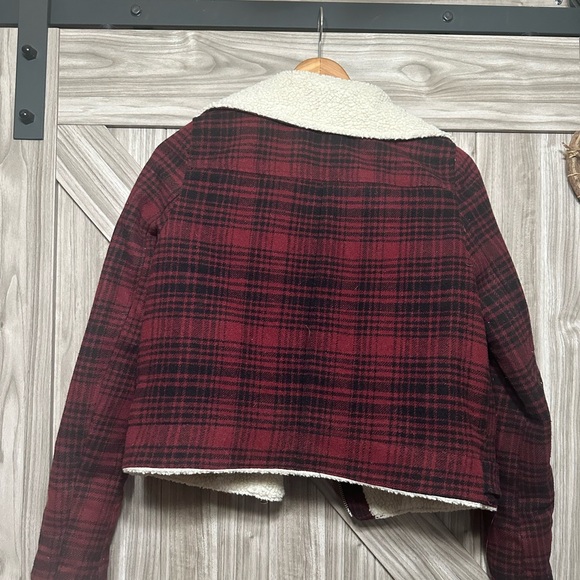American Eagle Outfitters Women's Red Plaid Jacket with Sherpa Collar - Picture 4 of 4